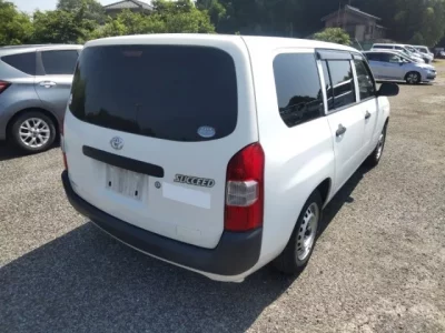 Toyota SUCCEED