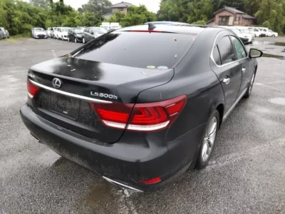 Lexus LS