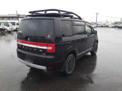 Mitsubishi DELICA D5