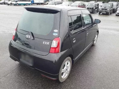 Daihatsu Esse