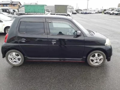 Daihatsu Esse