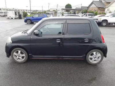 Daihatsu Esse