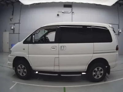 Mitsubishi DELICA