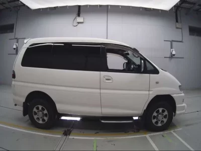 Mitsubishi DELICA