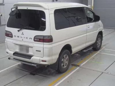 Mitsubishi DELICA