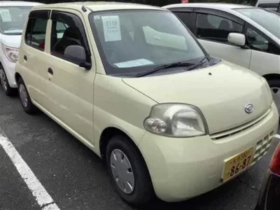 Daihatsu Esse