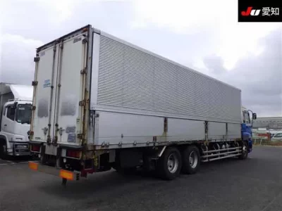 Isuzu GIGA
