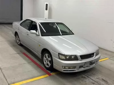Nissan LAUREL