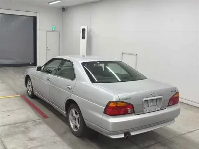 Nissan LAUREL