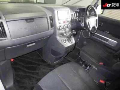 Mitsubishi DELICA D5