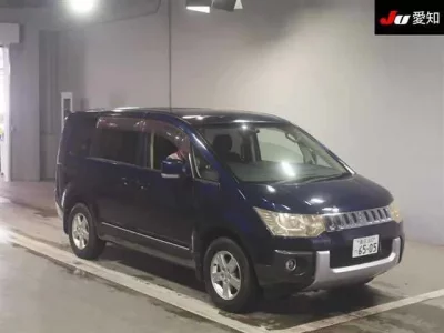 Mitsubishi DELICA D5