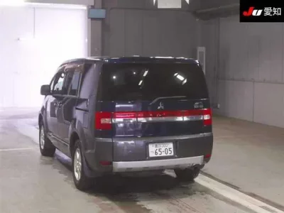 Mitsubishi DELICA D5
