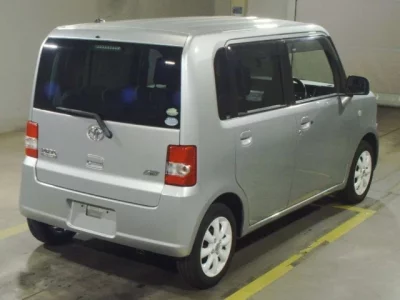 Toyota PIXIS SPACE