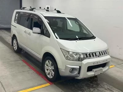 Mitsubishi DELICA D5