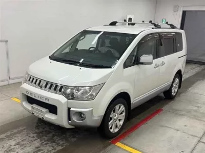 Mitsubishi DELICA D5