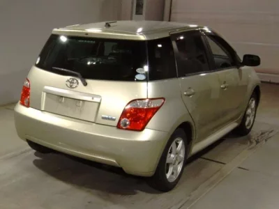 Toyota IST