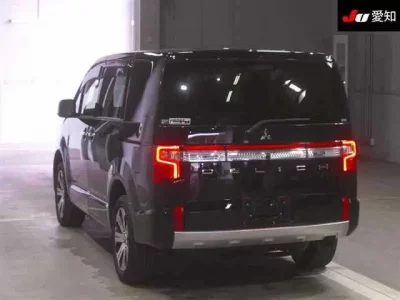 Mitsubishi DELICA D5