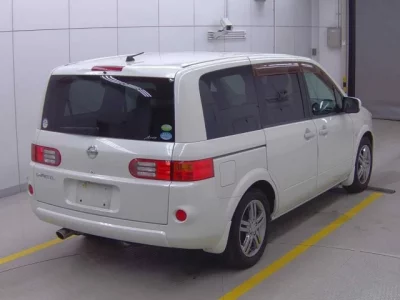 Nissan LAFESTA
