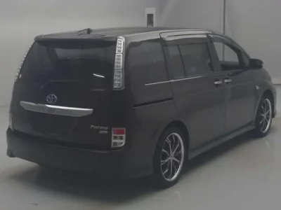 Toyota ISIS