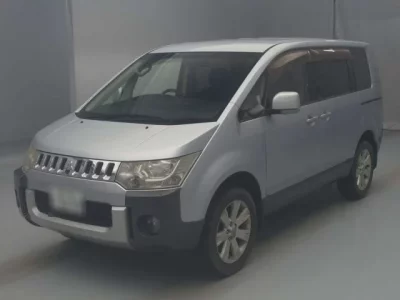 Mitsubishi DELICA D5