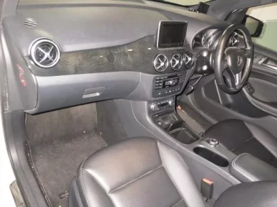 Mercedes-Benz B CLASS