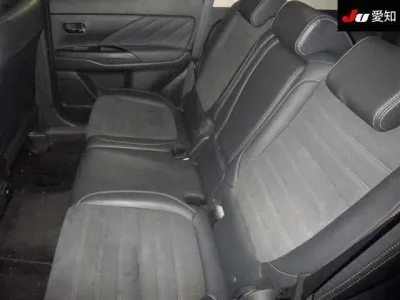 Mitsubishi OUTLANDER PHEV