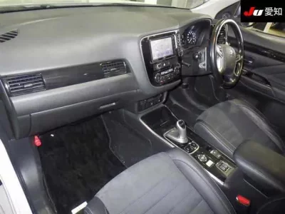 Mitsubishi OUTLANDER PHEV
