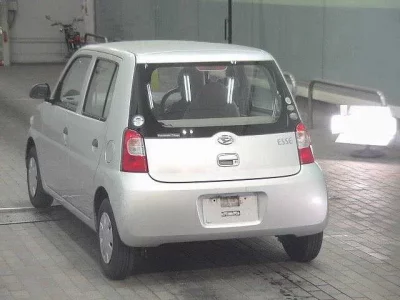 Daihatsu Esse