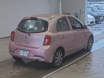 Nissan MARCH