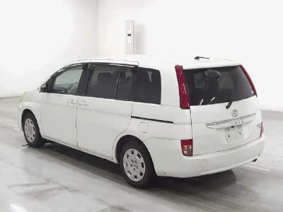 Toyota ISIS