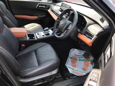 Mitsubishi OUTLANDER PHEV