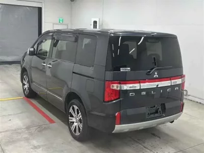 Mitsubishi DELICA D5