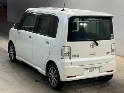 Toyota PIXIS SPACE