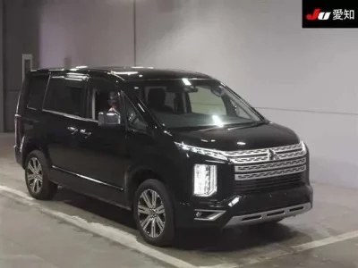 Mitsubishi DELICA D5