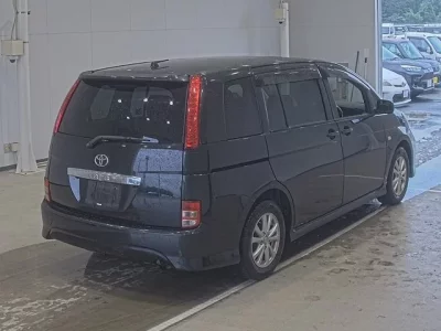Toyota ISIS