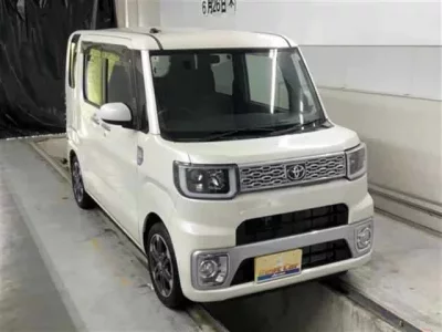 Toyota PIXIS MEGA