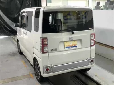 Toyota PIXIS MEGA