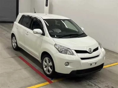 Toyota IST