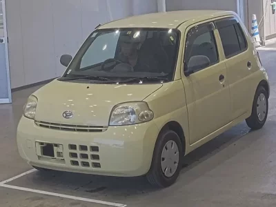 Daihatsu Esse