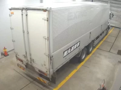 Isuzu TRUCK