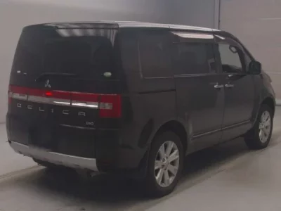 Mitsubishi DELICA D5