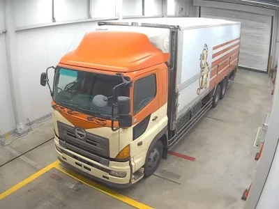 Hino TRUCK