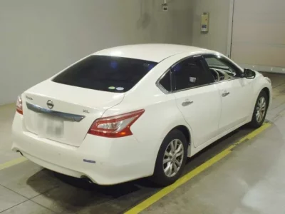 Nissan TEANA