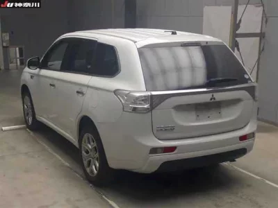 Mitsubishi OUTLANDER PHEV