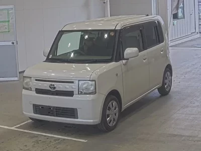 Toyota PIXIS SPACE