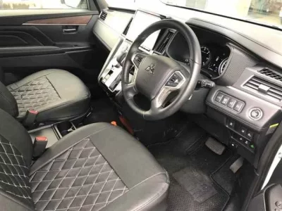 Mitsubishi DELICA D5