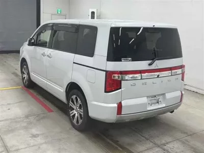 Mitsubishi DELICA D5
