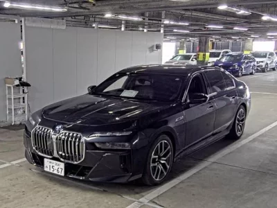 BMW i7