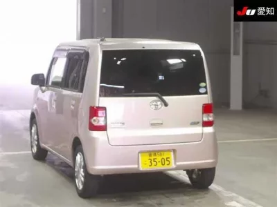 Toyota PIXIS SPACE