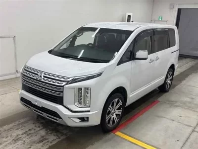 Mitsubishi DELICA D5